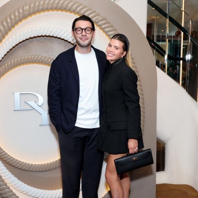 sofia richie screams over babys gender reveal in video