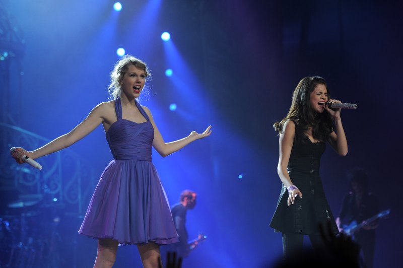 taylor-swift-selena-gomez-friendship-timeline.