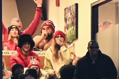 Taylor Swift and Jason Kelce watch the Jan. 21 Chiefs vs. Bills game from a box suite.