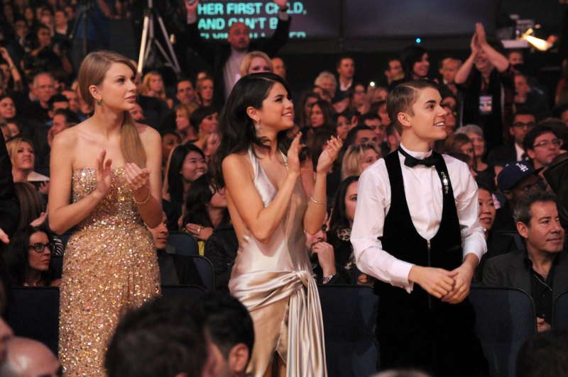 taylor-swift-selena-gomez-friendship-timeline.