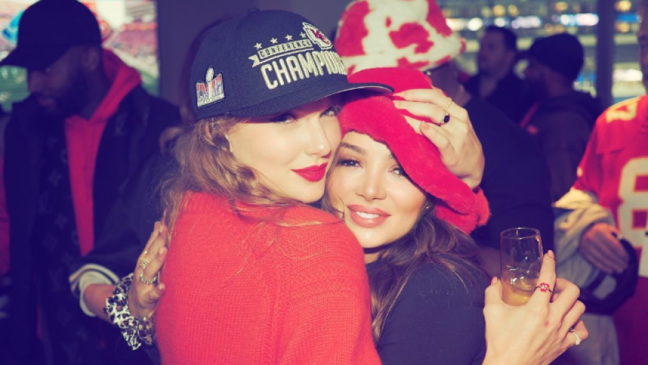 taylor swift wears travis hat celebrates with his family