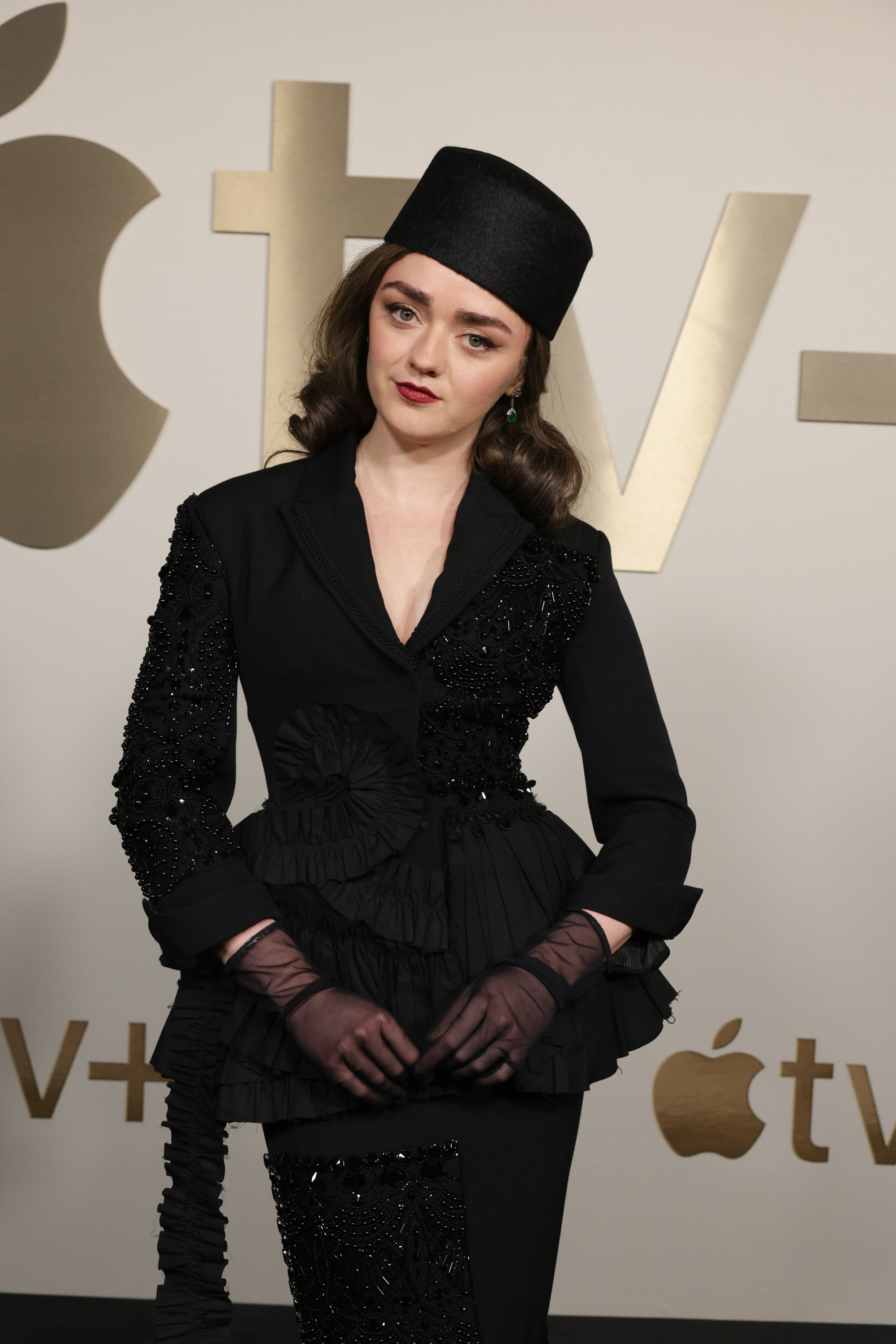 Maisie Williams' Weight Loss: Before and After Photos