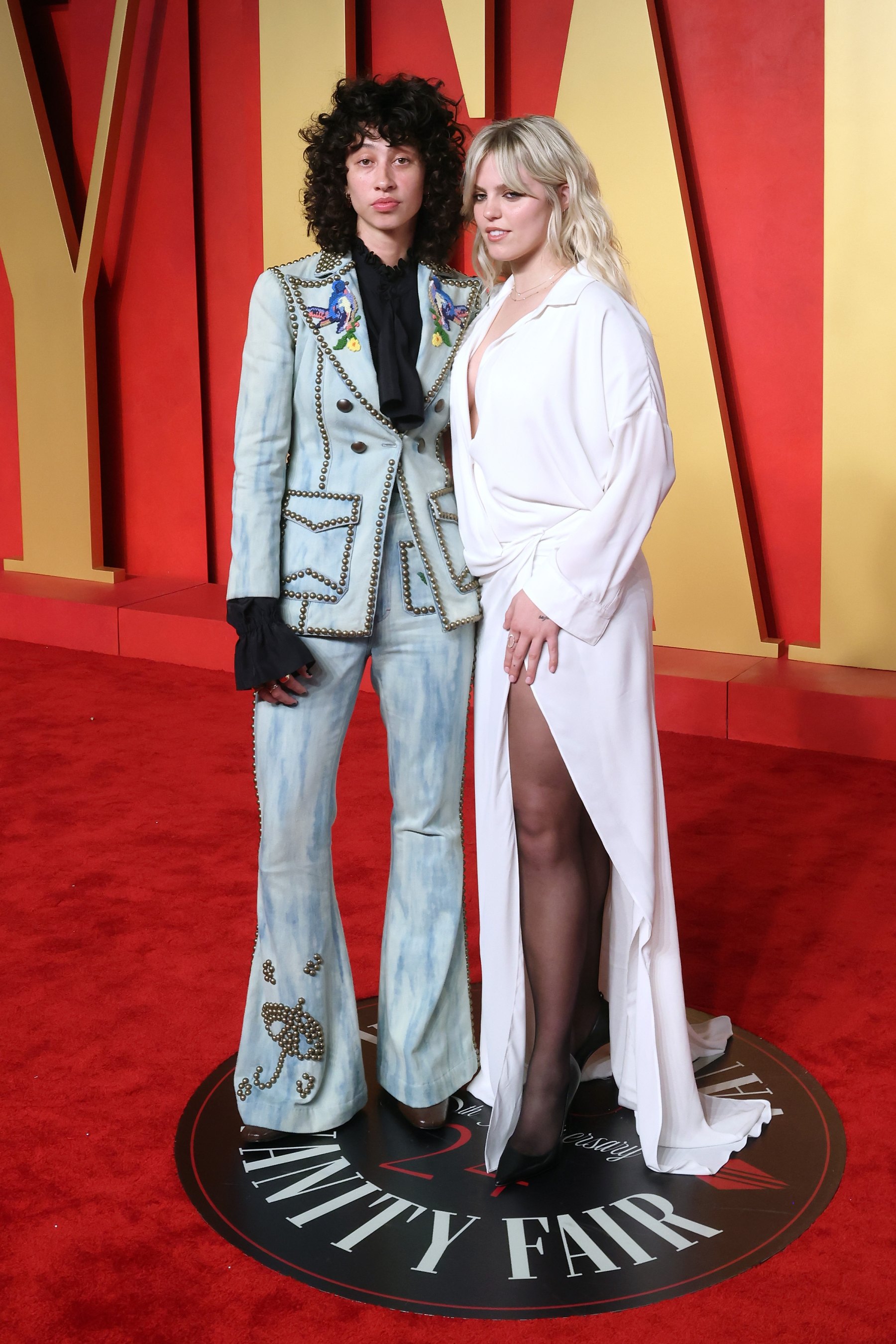 Renee Rapp’s Dating History: Her Ex-Boyfriends, Girlfriends | Life & Style