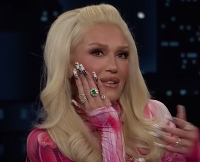 Gwen Stefani Shows Off New Ring From Blake Shelton
