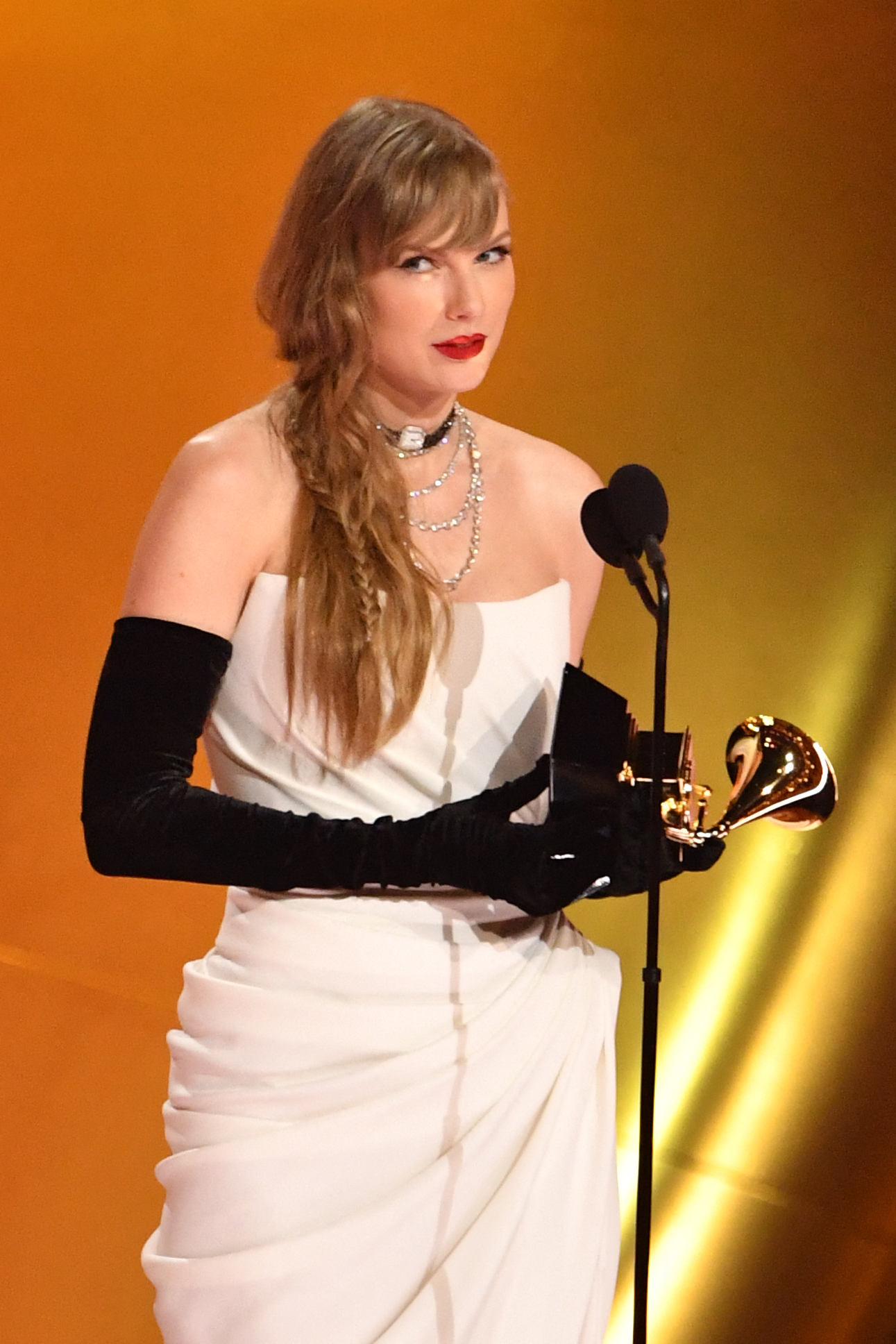 Taylor Swift Announces New Album as She Wins 13th Grammy: ‘Thank You’