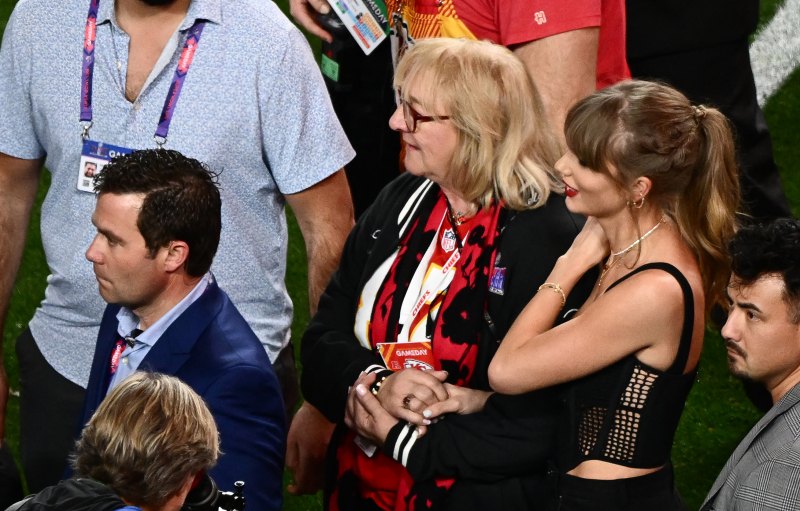 taylor swift travis kelce celebrate chiefs 2024 super bowl win