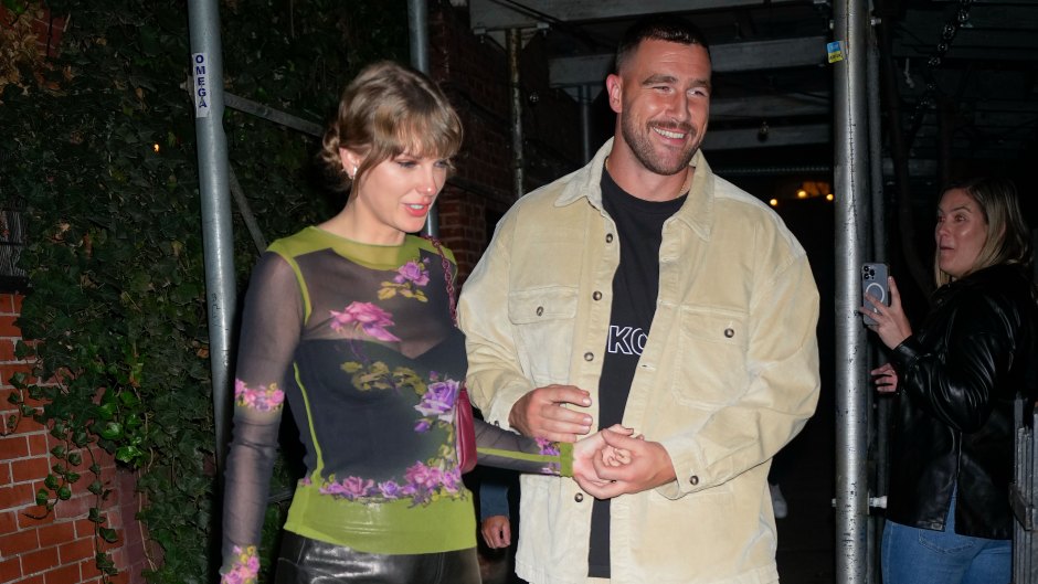 taylor swift and travis kelce hold hands at sydney zoo