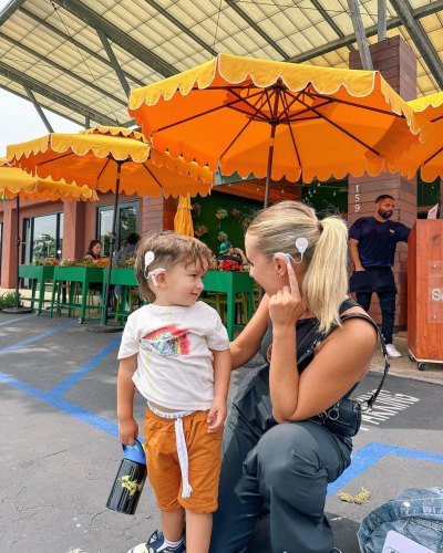 how did the bachelors daisy kent lose her hearing