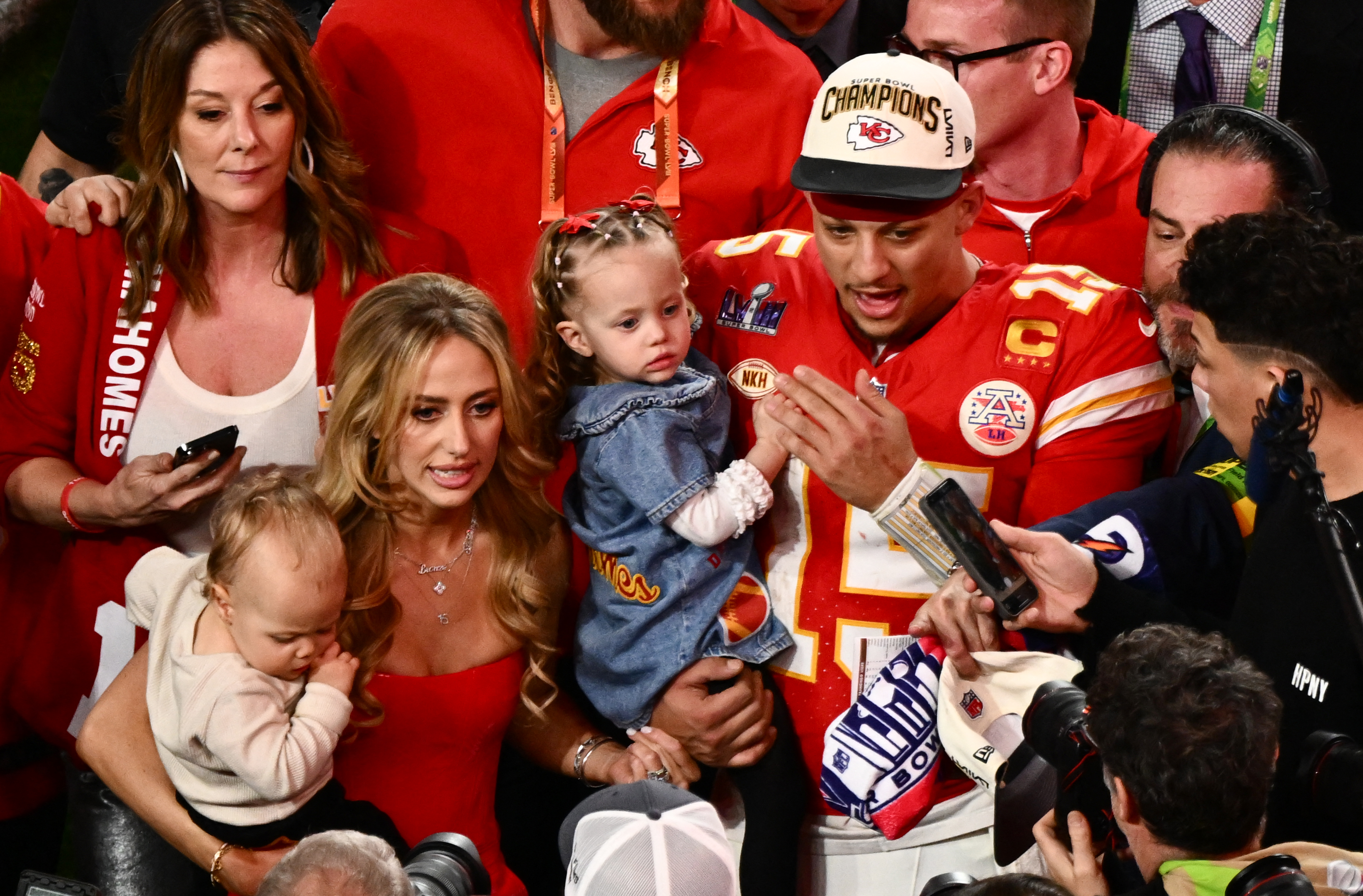 patrick brittany mahomes celebrate chiefs super bowl win