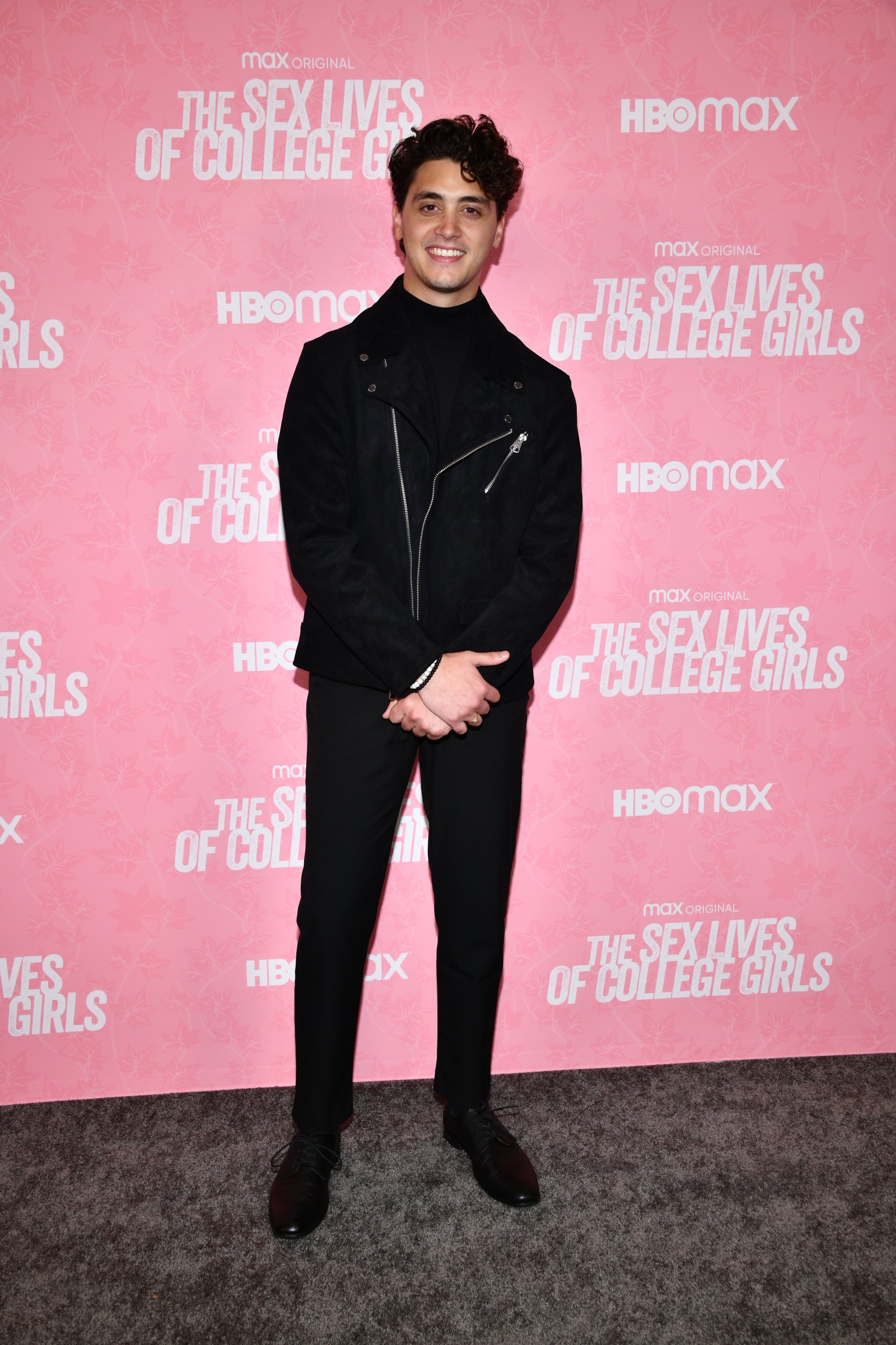 Renee Rapp’s Dating History: Her Ex-Boyfriends, Girlfriends | Life & Style