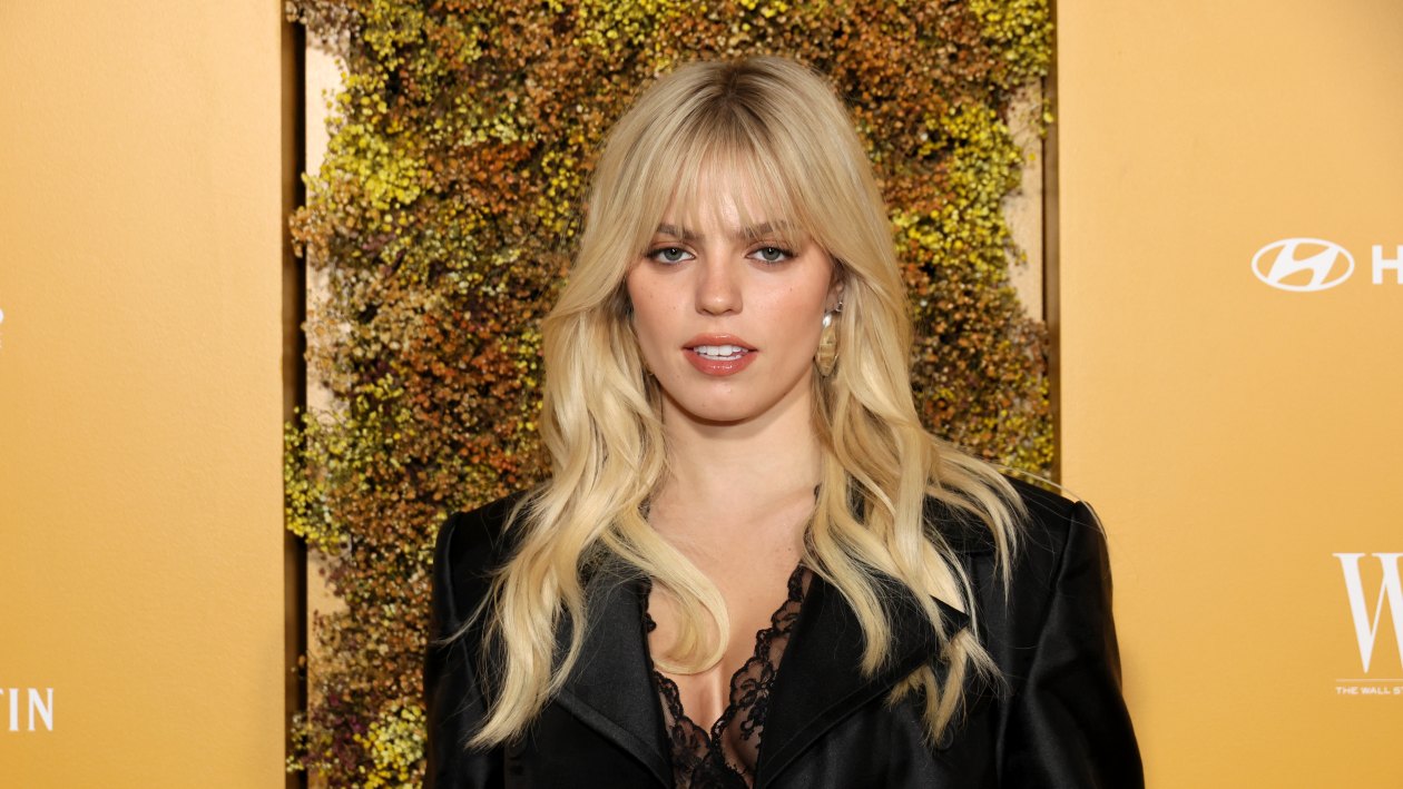 Renee Rapp’s Dating History: Her Ex-Boyfriends, Girlfriends | Life & Style