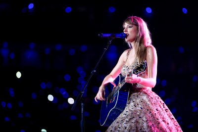 Taylor Swift Confuses Fans By Announcing She’ll Sing ‘Brand New Songs’ on Eras Tour