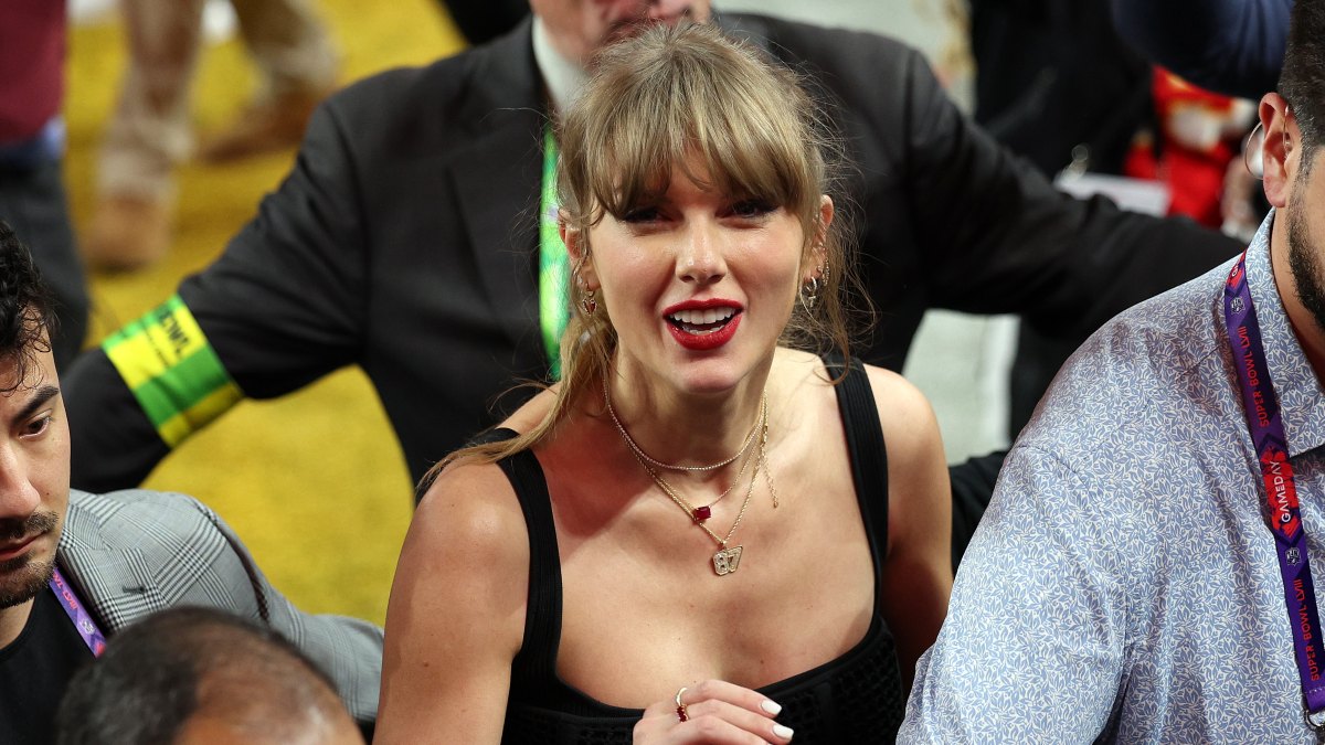 Taylor Swift Super Bowl Outfit