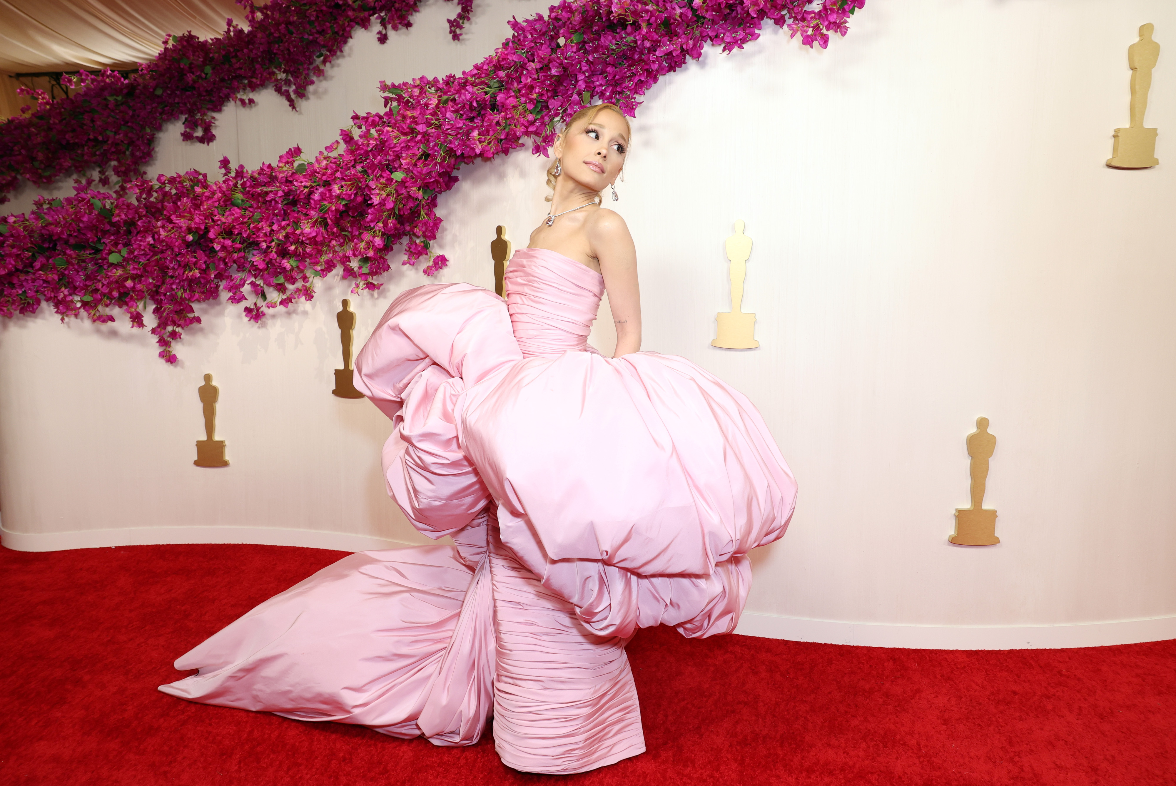 2024 Oscars Red Carpet Pictures: Celebrity Arrivals