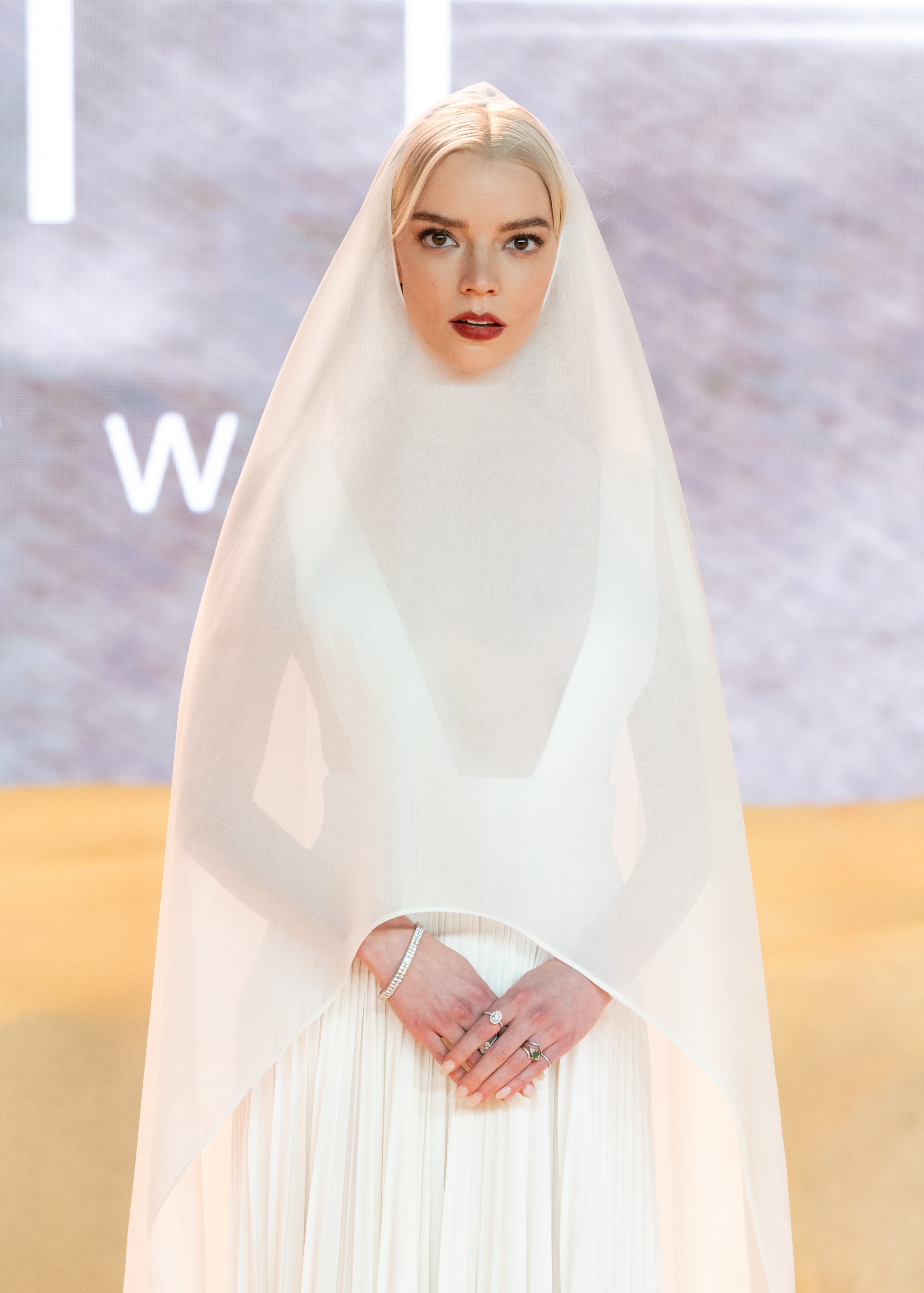 Dune-2-Cast-Premiere-Looks