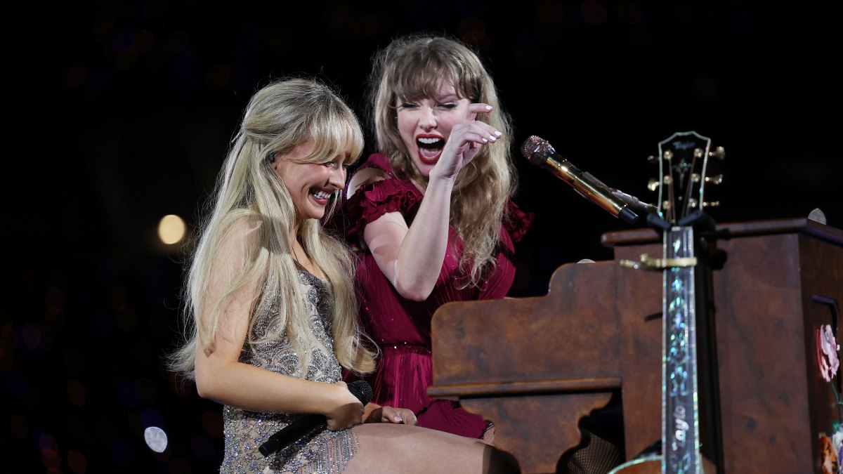 taylor swift wears miniskirt at zoo with sabrina carpenter