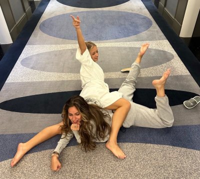 the bachelors daisy and kelsey show goofy sides in bts photos