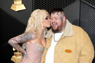 Jelly Roll and Bunnie XO&rsquo;s Plane Makes Emergency Landing