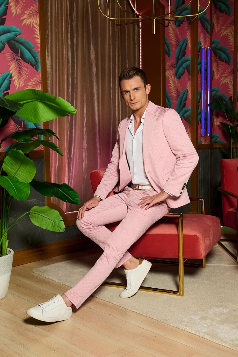 See the Vanderpump Rules Season 11 Reunion Looks 013 James Kennedy