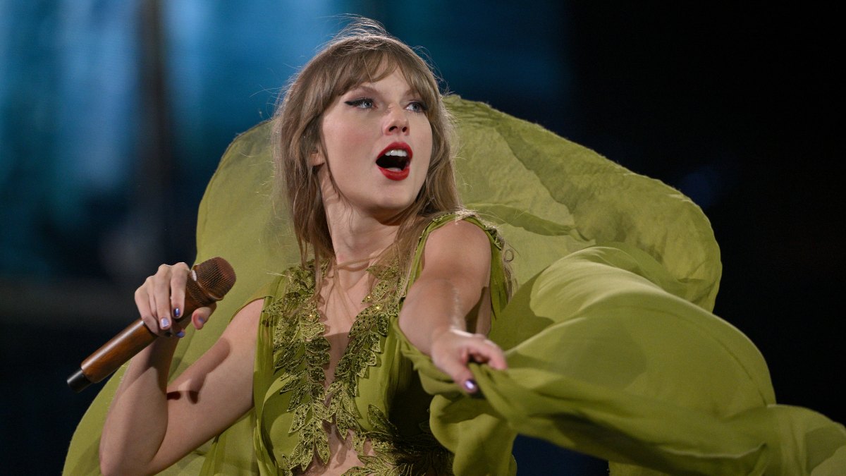 What Is Taylor Swift's Fortnight Challenge? Singer Reveals Plans