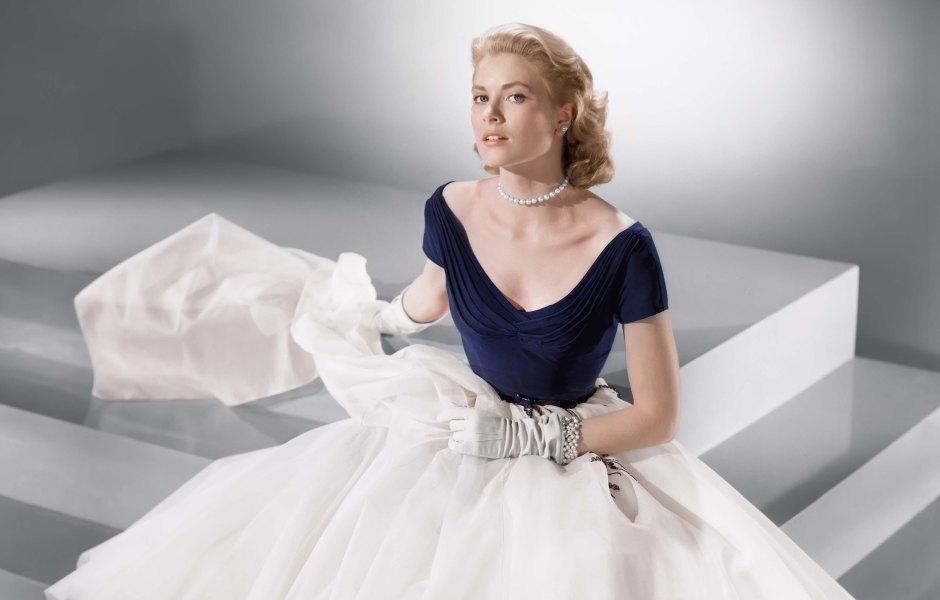 A Look Back at Grace Kelly’s Iconic Style: Best Fashion Moments