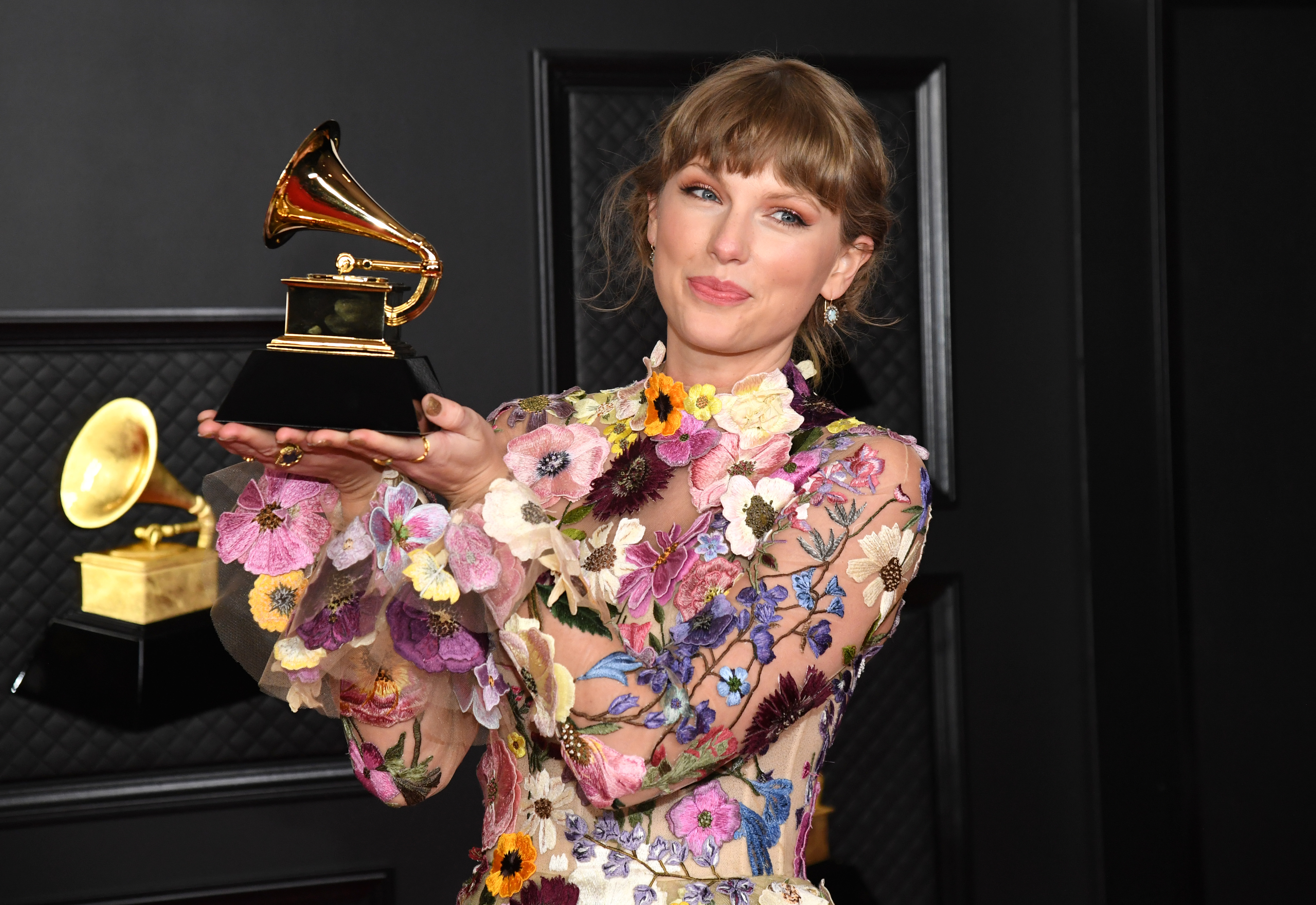 taylor swift joe alwyn relationship timeline