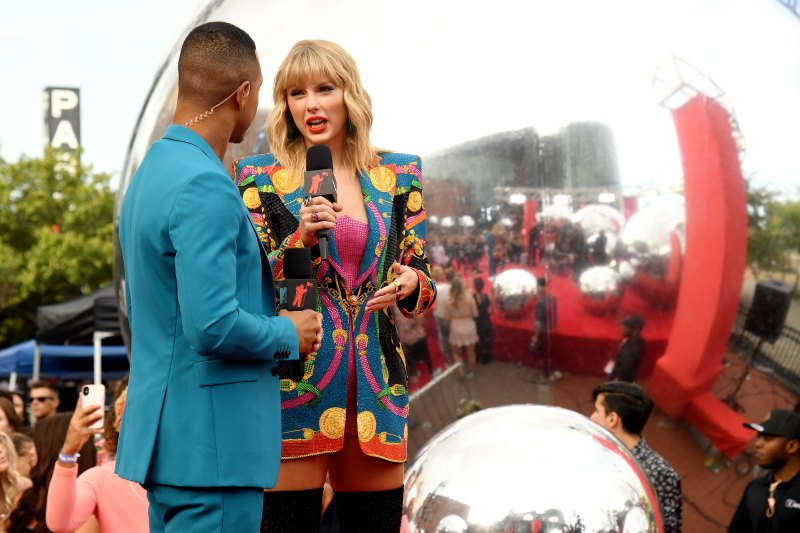 taylor swift joe alwyn relationship timeline