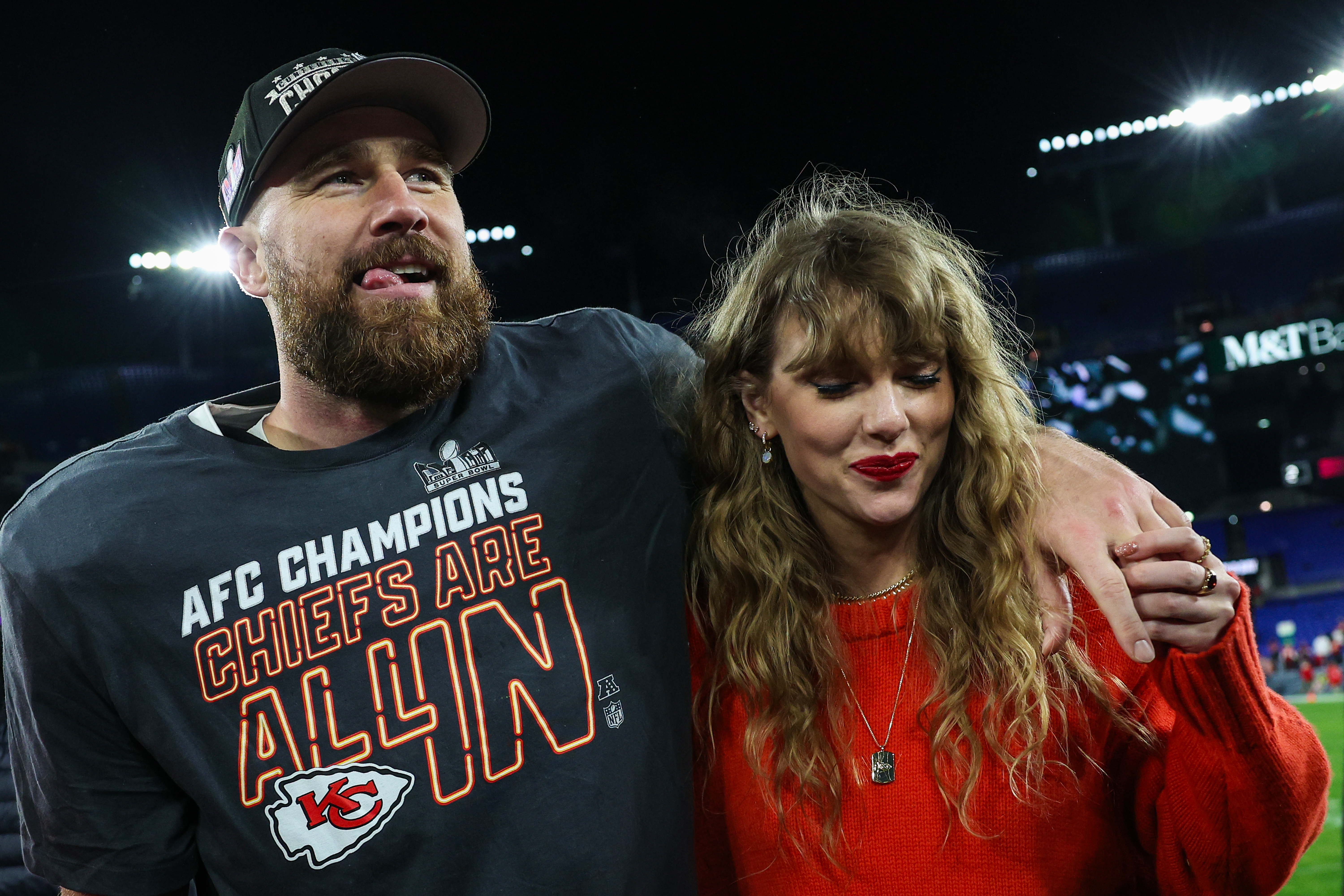 Taylor Swift and Travis Kelce Sit on the Same Side of Booth During Dinner Date in L.A.