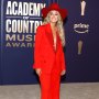 lainey wilson goes braless in pantsuit at 2024 acm awrrds