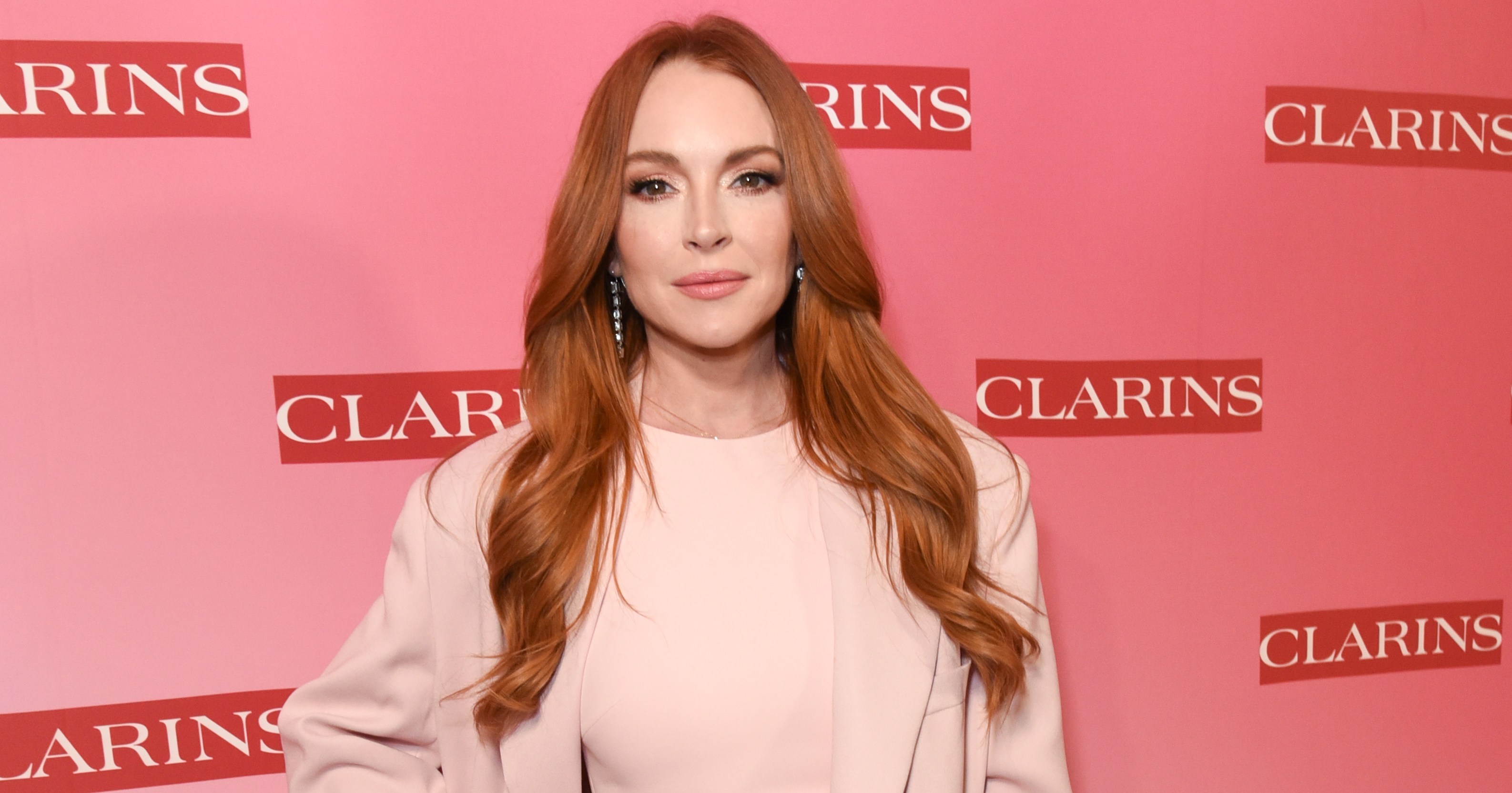 Lindsay Lohan Rocks Floral Swimsuit 10 Months Postpartum - Vimarsana News