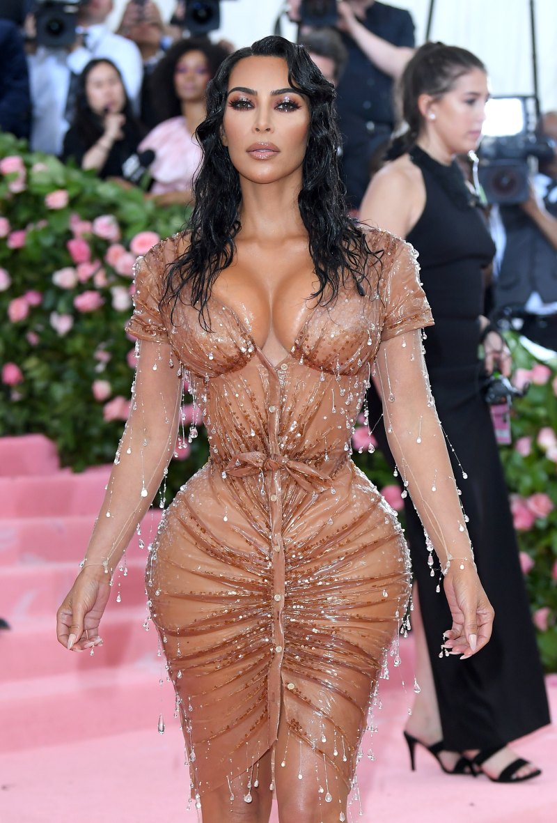 kim-kardashian-corsets
