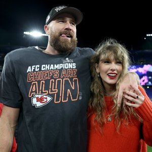Taylor Swift’s Hilarious Reaction to Travis Kelce’s ‘Viva Las Vegas’