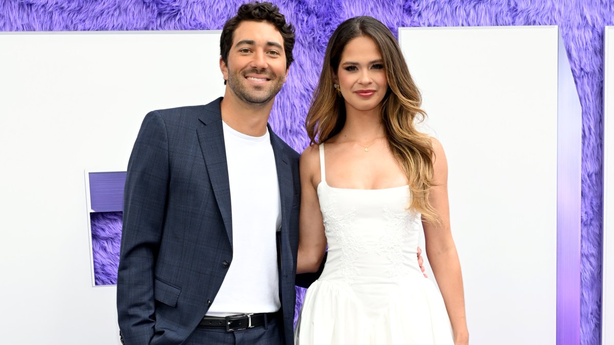 Joey Graziadei Shaves Head Surprises Kelsey With Haircut