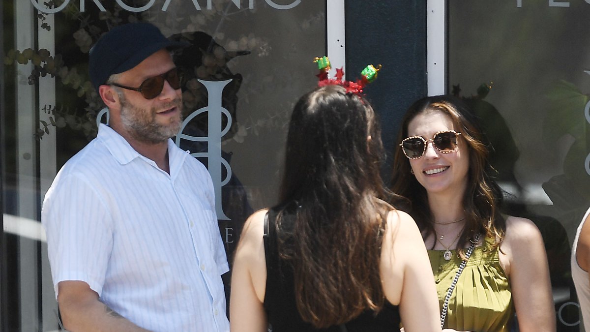 Seth Rogen Seen at Ariana Madix, Katie Maloney's Sandwich Shop