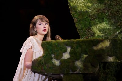Taylor Swift Celebrates Folklore's 4th Anniversary