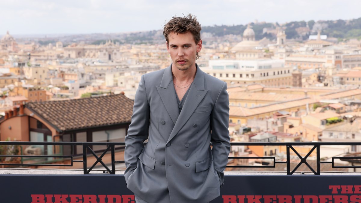 Austin Butler Is in 'Pole Position' to Be Offered Pirates Role