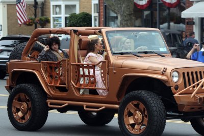 Jennifer Lopez Appears Tense on East Coast With 16-Year-Old Emme, Ben Affleck Seen Smiling in L.A.