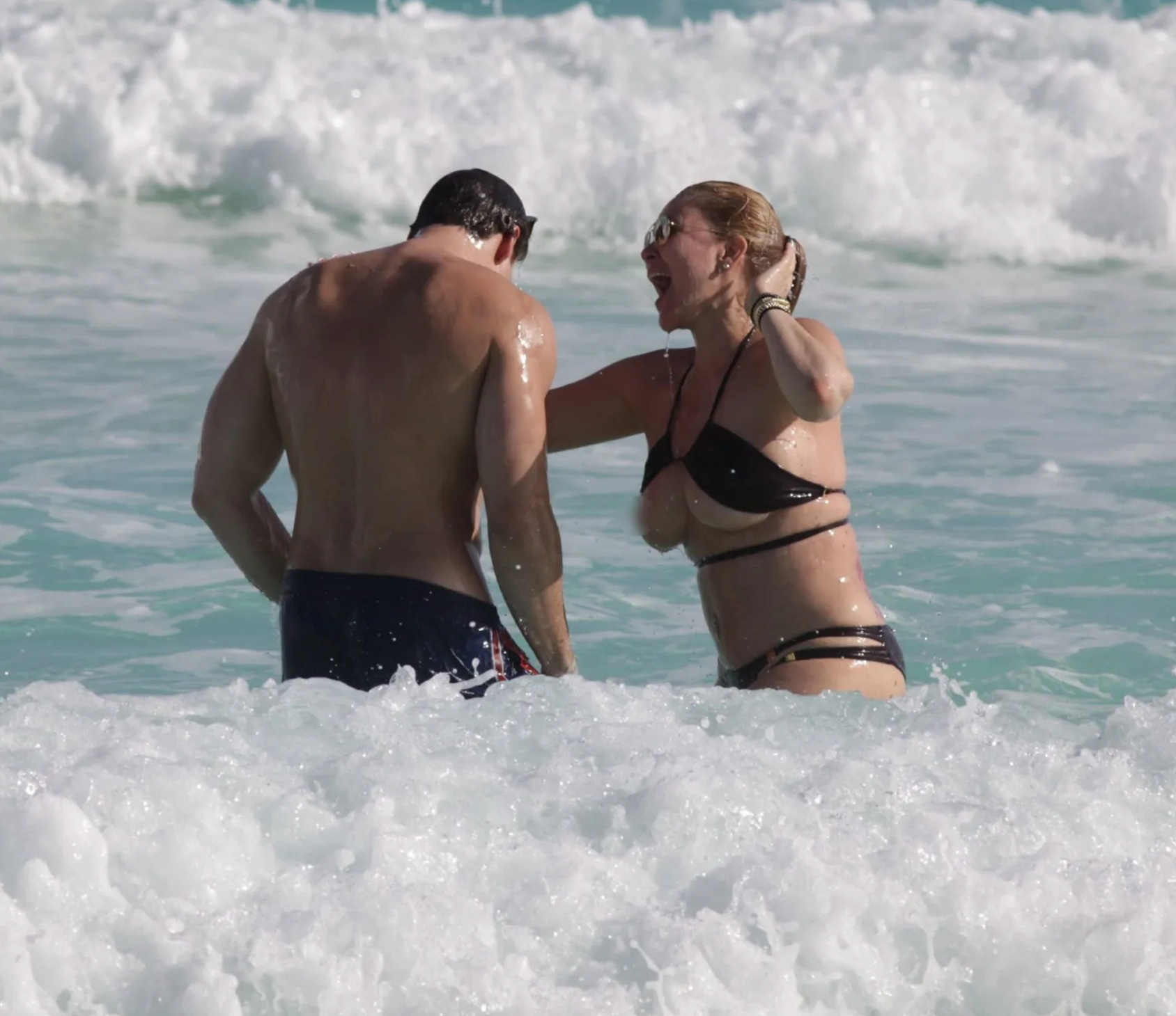shanna moakler wardrobe malfunction
