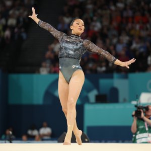 Suni Lee's Kidney Disease: Inside Olympic Gymnast's Condition