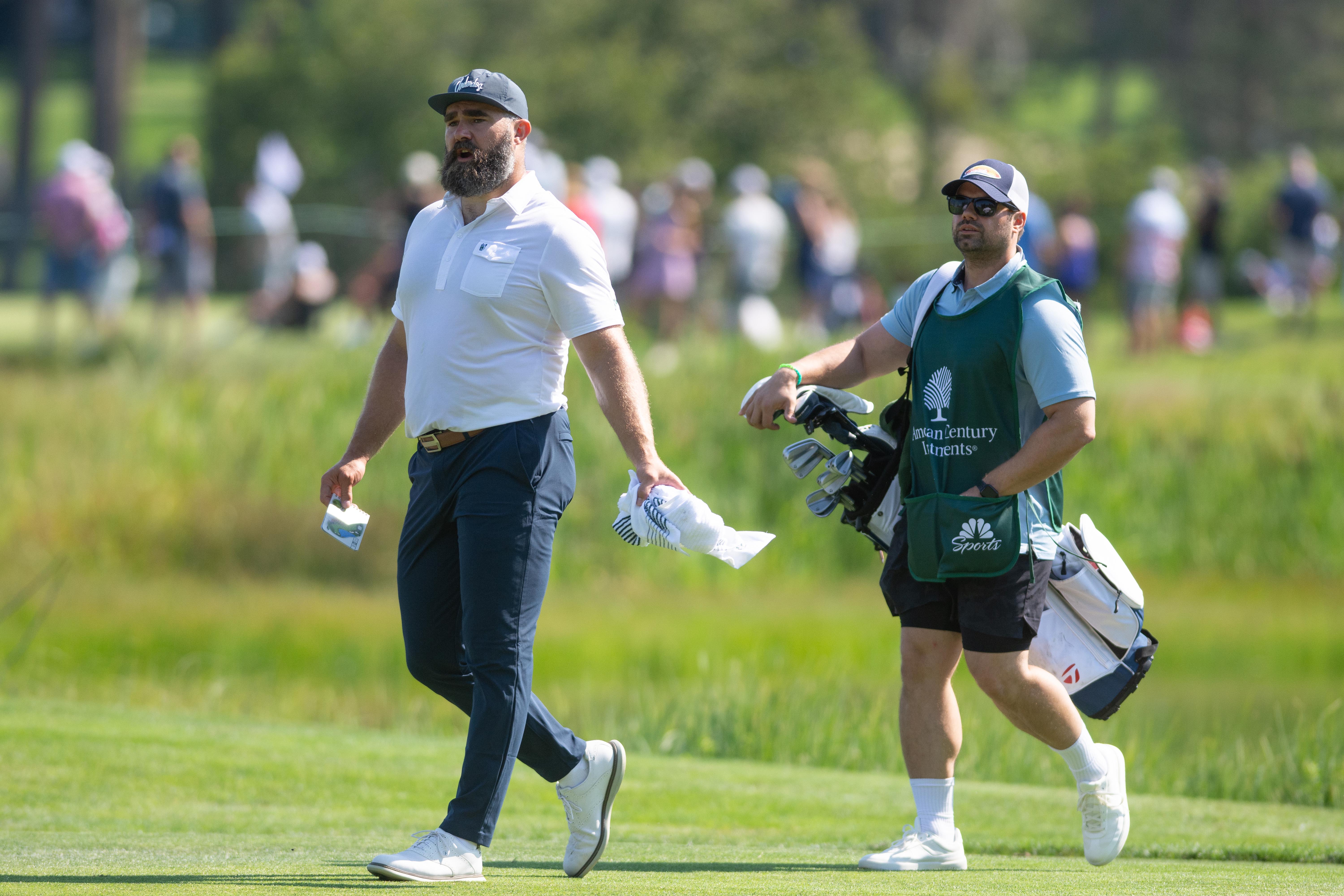 Jason Kelce Shows Off Weight Loss at Eagles Practice
