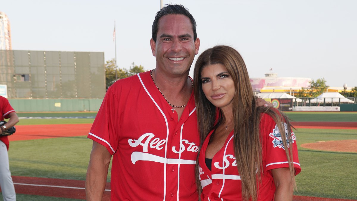 Luis Ruelas Slammed for Encouraging Teresa Giudice’s Daughters to Wear Thongs: ‘Creepy’