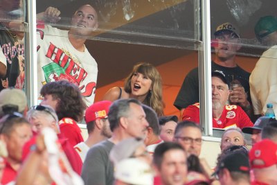 Taylor Swift and Travis Kelce Celebrate Chiefs Win in NYC