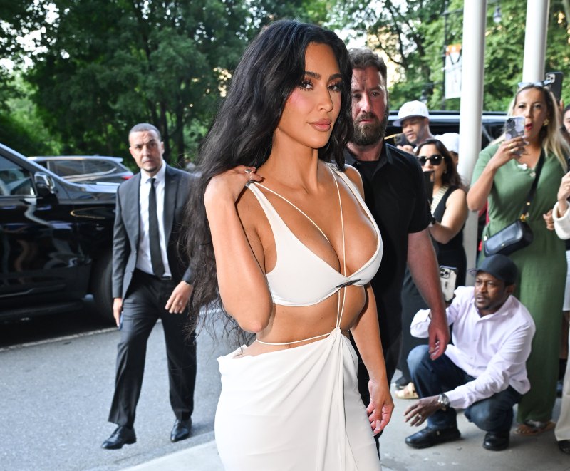 Single Celebrity Dating Secrets: Contacting Exes, Background Checks