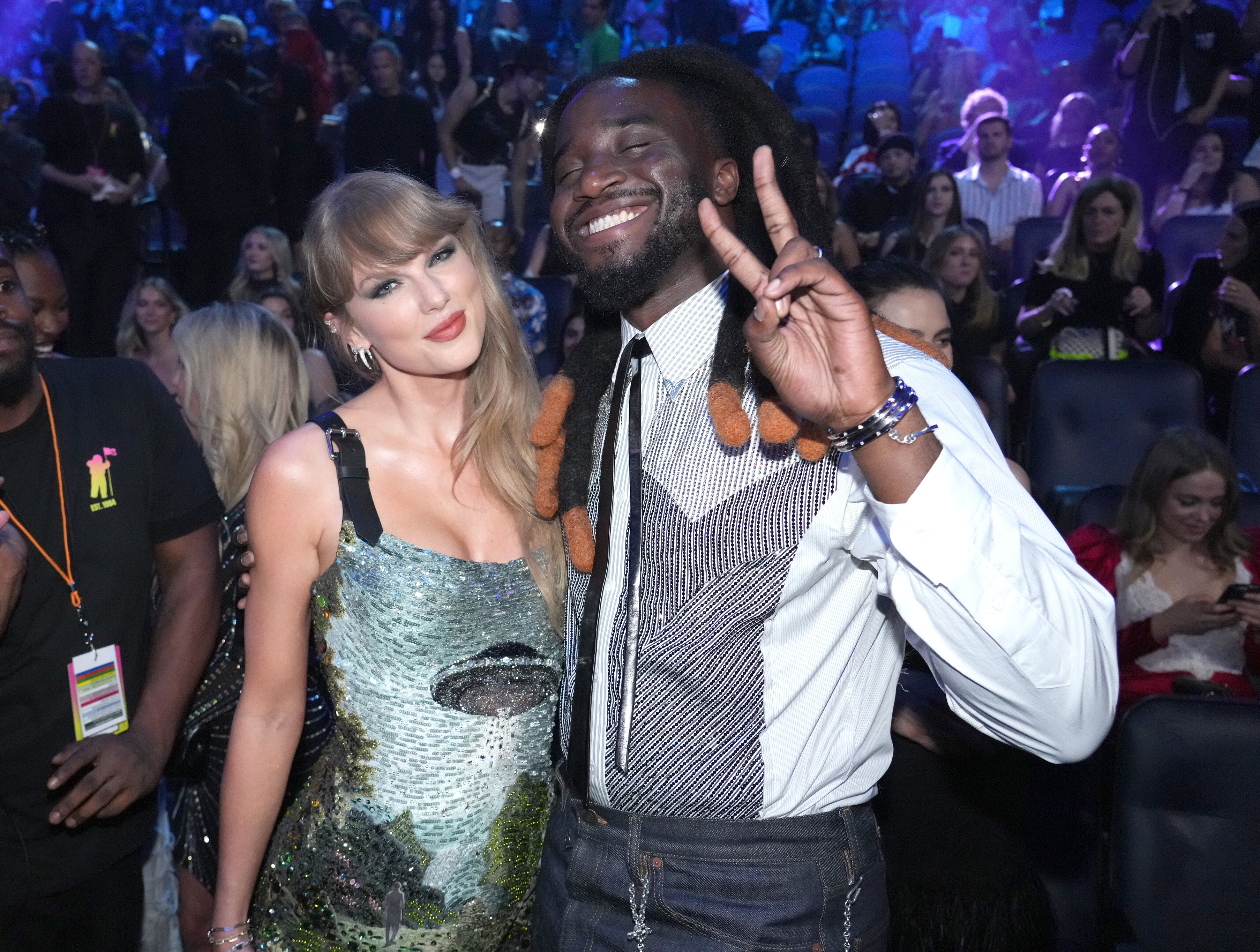 Taylor Swift Is Out of This World in 2nd 2024 MTV VMAs Outfit! [Photos]