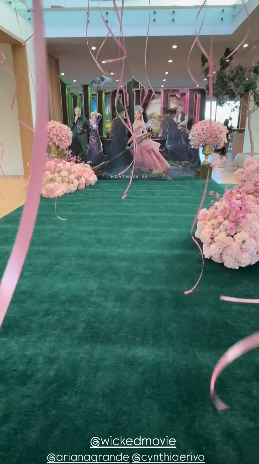 Ariana Grande Joins Kardashians for Wicked Screening: Photos