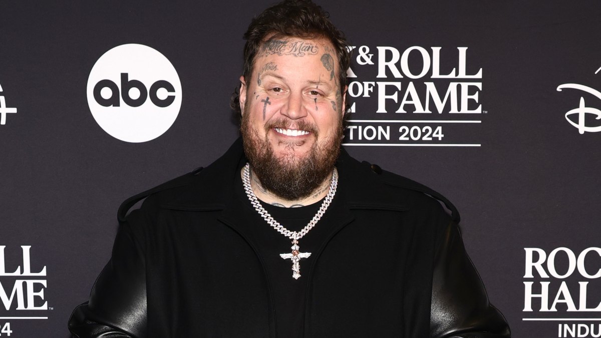 Jelly Roll Shows Off Workouts and Says Fans Wont Recognize Him Soon