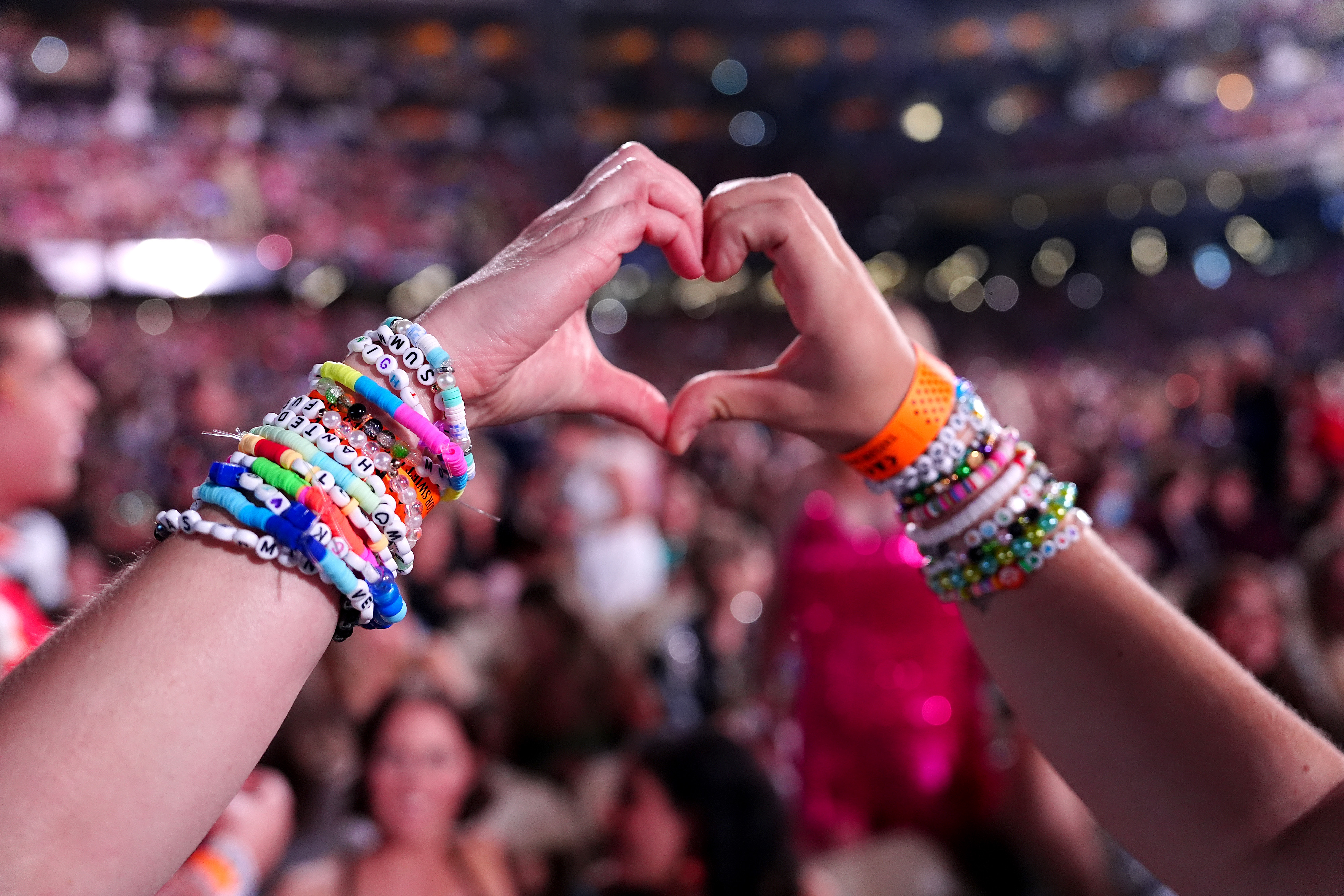 Taylor Swift Gushes About Giant Friendship Bracelet in NOLA