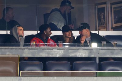 Travis Kelce Confirms Taylor Swift&rsquo;s His Favorite Blonde Singer