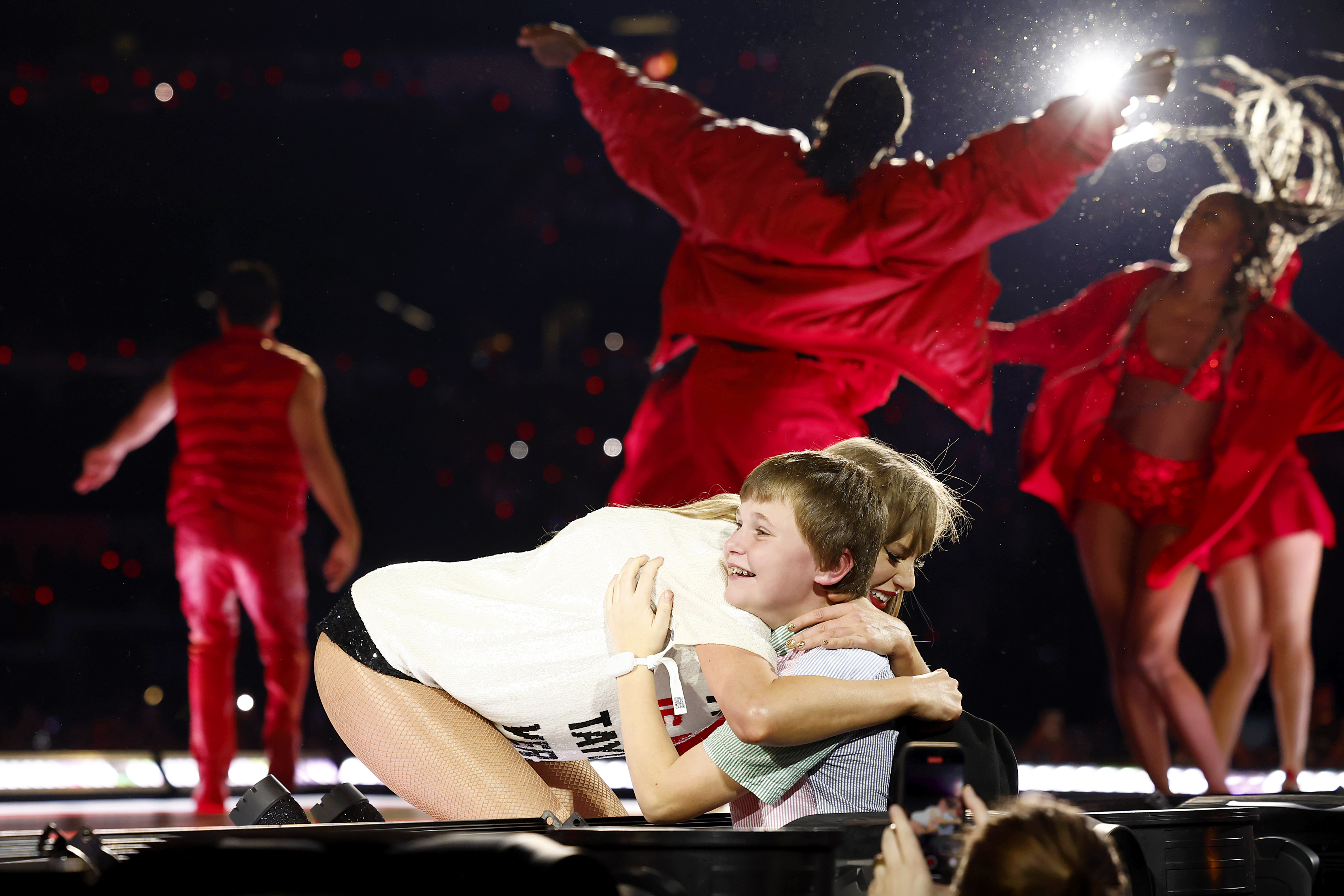 christmas in the spotlight taylor travis refereneces