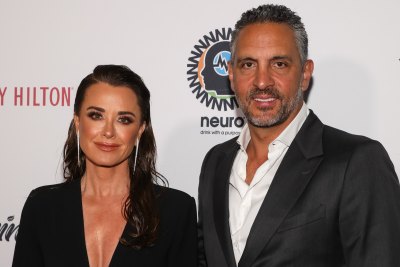 Mauricio Umansky Kisses Klaudia K After Kyle Richards Split